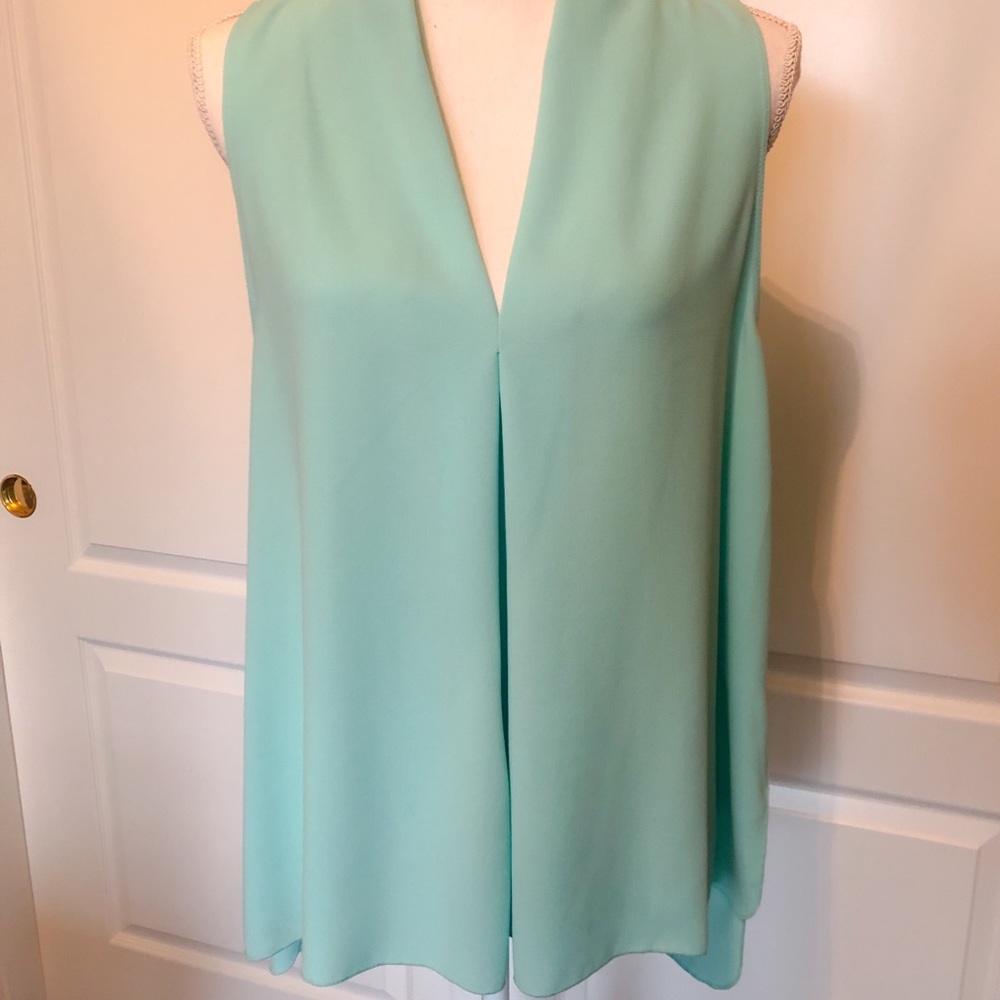 LIKE NEW HI LOW HEM BLOUSE